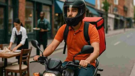 डिलीवरी बॉय